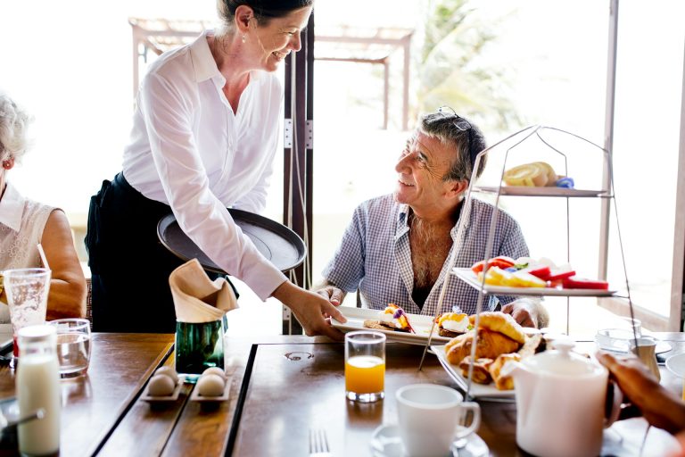 Solving Food Accommodation Issues on Family Tours in Alexandria